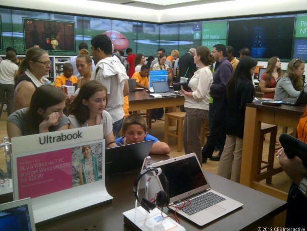 A Microsoft store in Boston. (Credit: Jim Kerstetter/CNET)